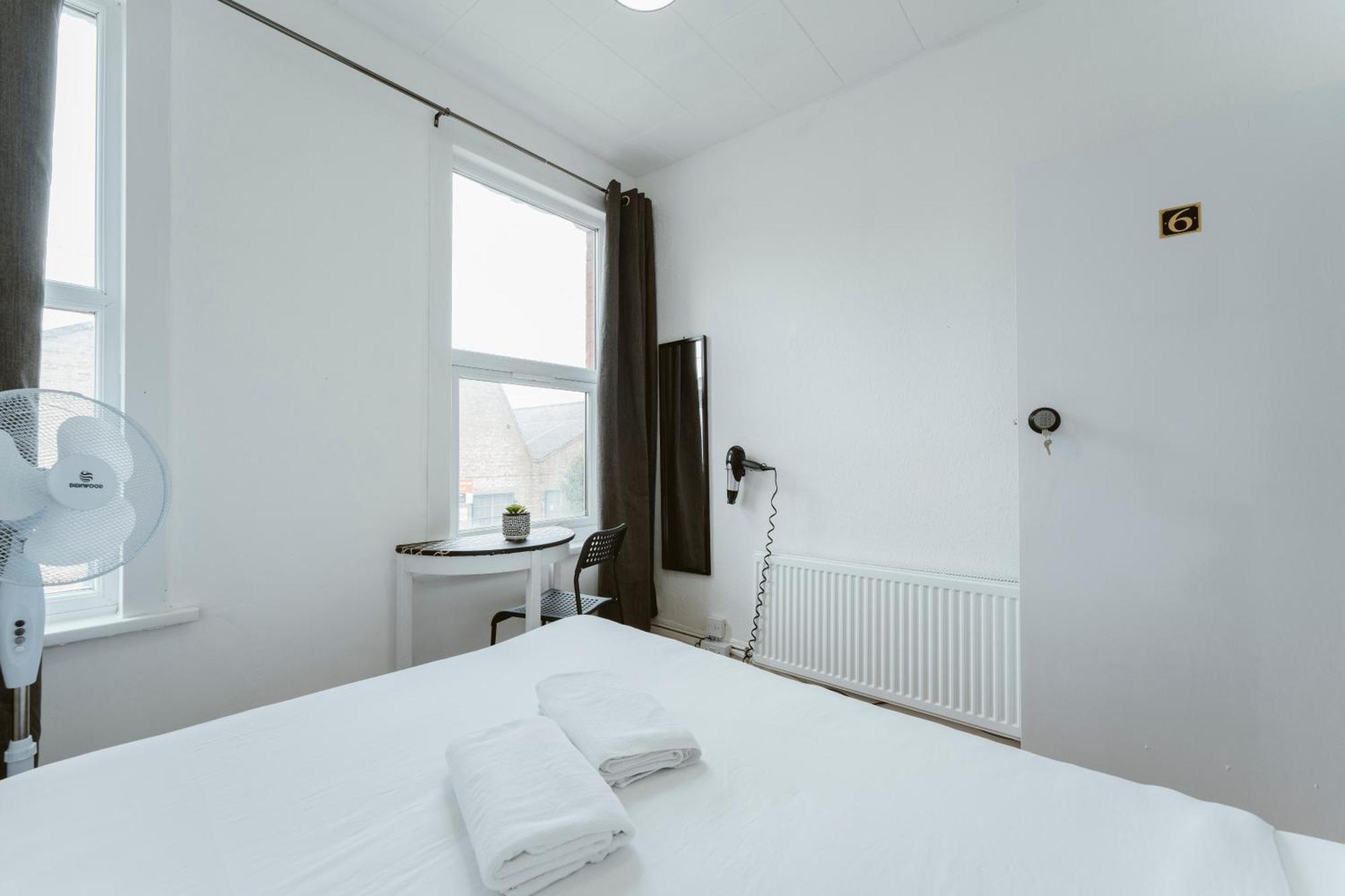 Manor House Great Rooms To Stay Лондон Экстерьер фото