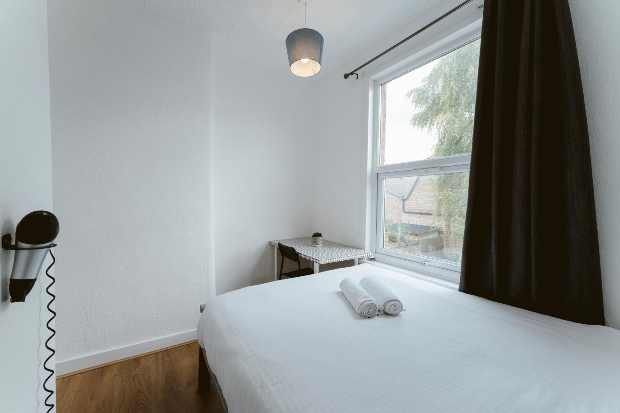 Manor House Great Rooms To Stay Лондон Экстерьер фото