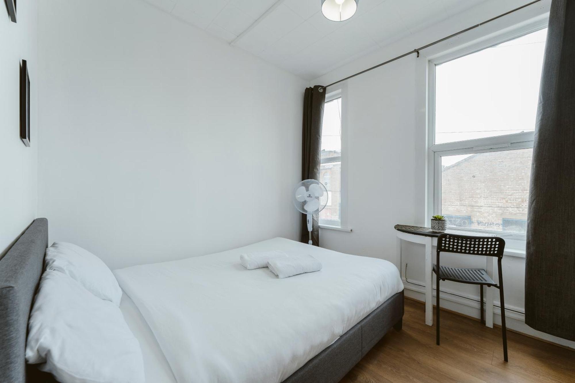 Manor House Great Rooms To Stay Лондон Экстерьер фото