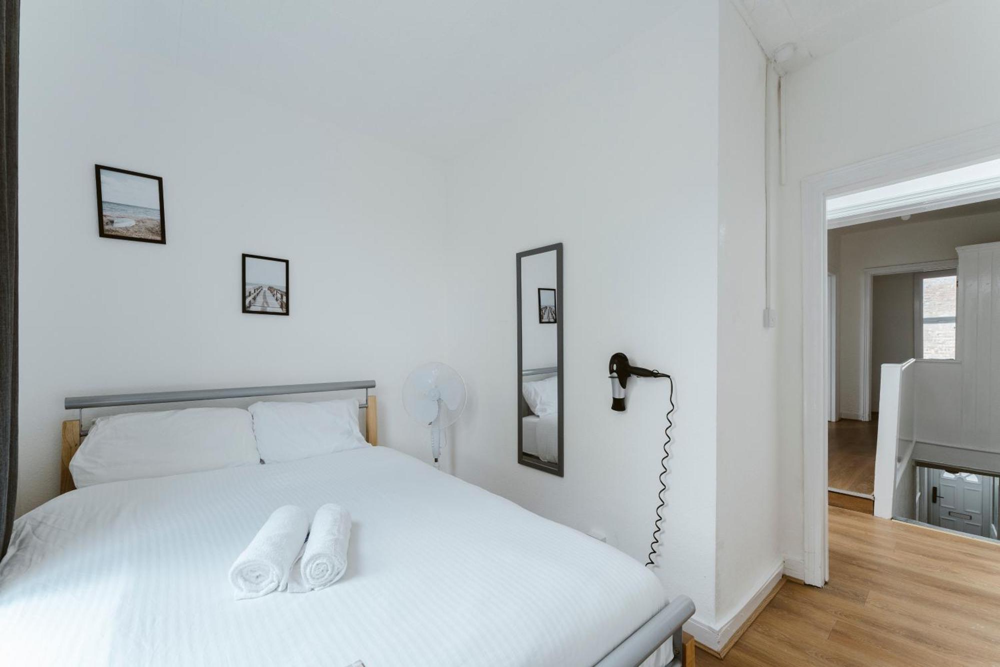 Manor House Great Rooms To Stay Лондон Экстерьер фото