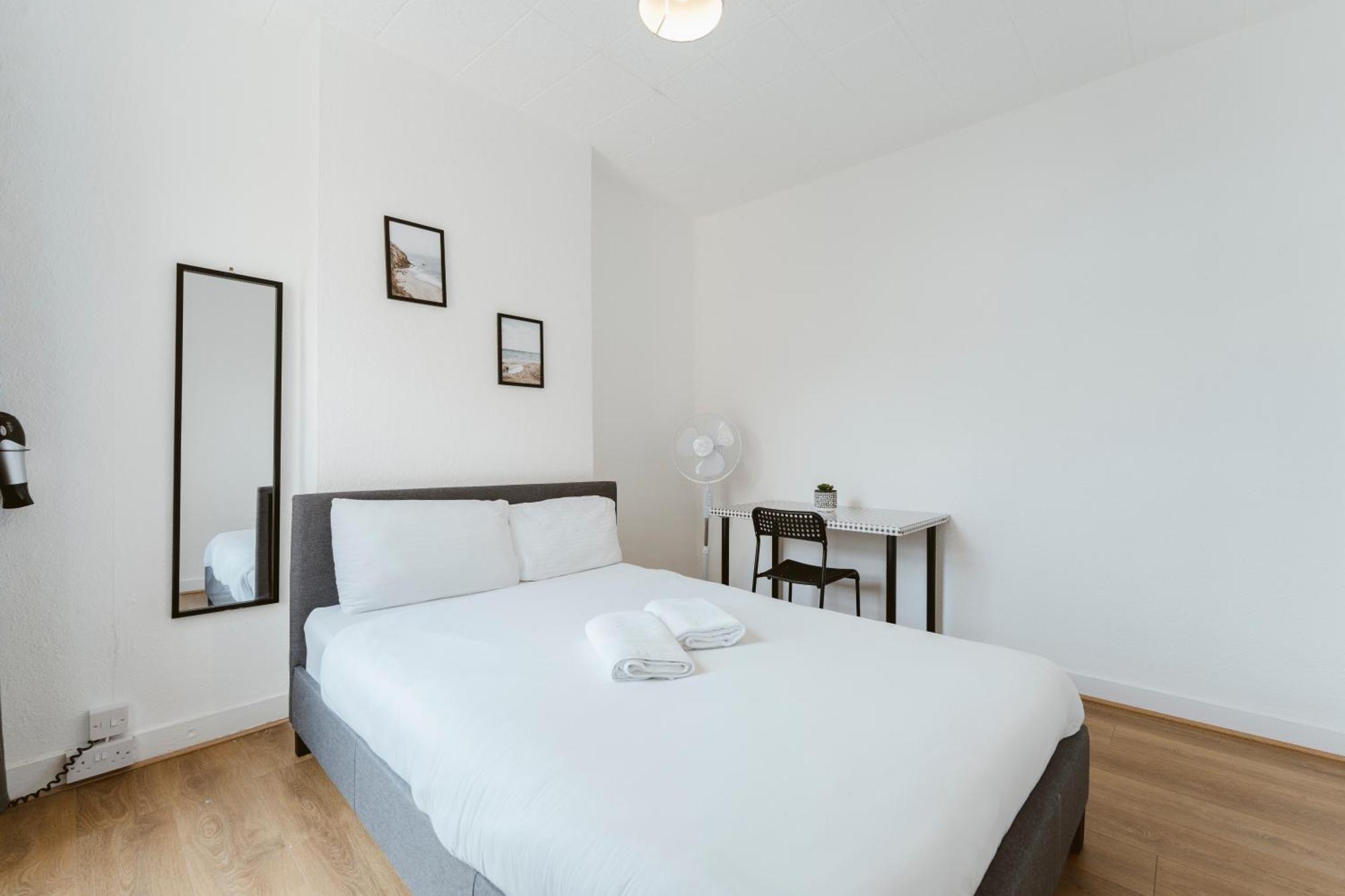 Manor House Great Rooms To Stay Лондон Экстерьер фото