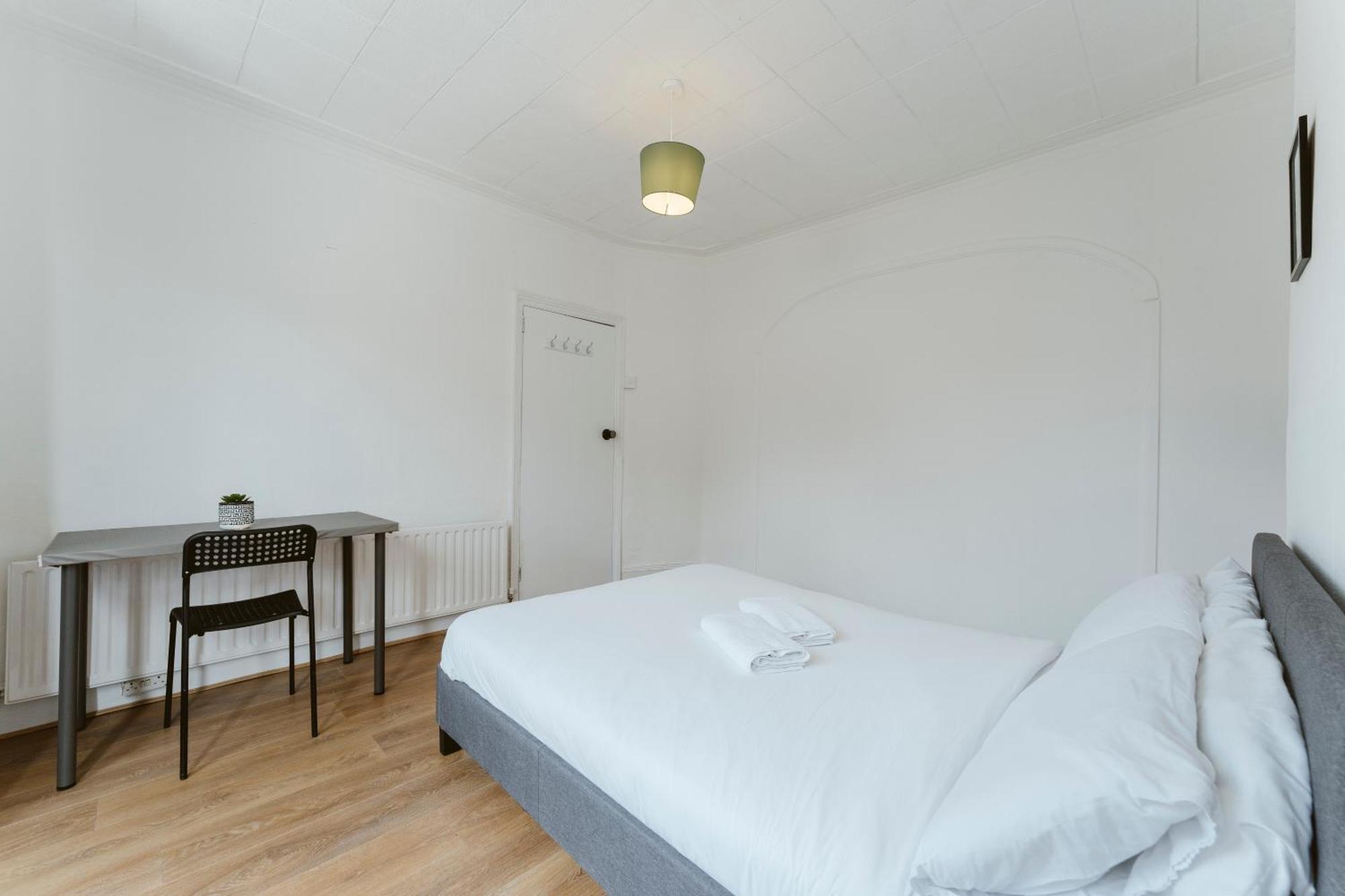 Manor House Great Rooms To Stay Лондон Экстерьер фото