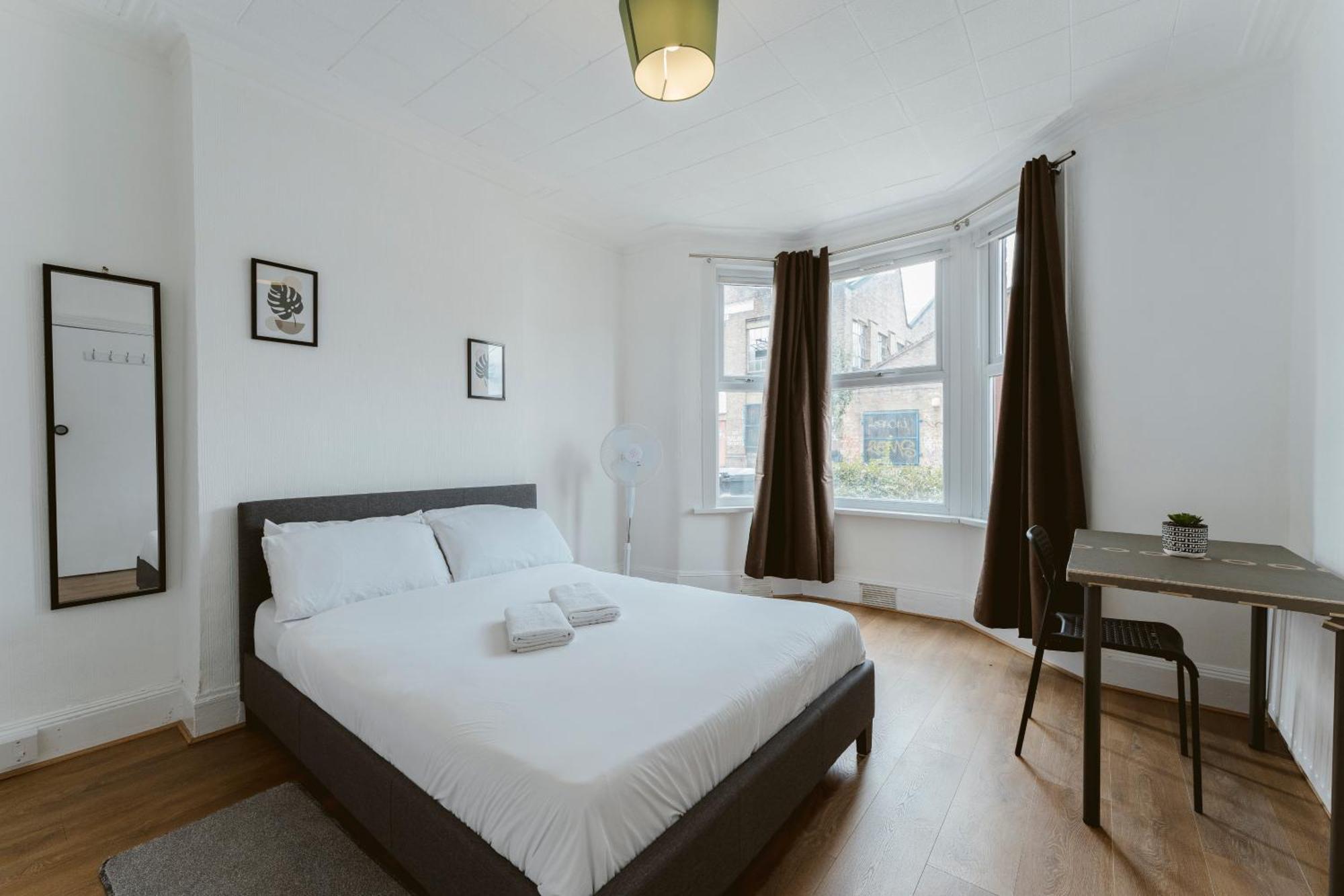 Manor House Great Rooms To Stay Лондон Экстерьер фото